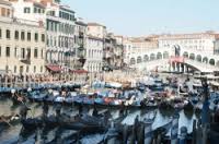 Incidente a Venezia: i gondolieri incrociano le braccia